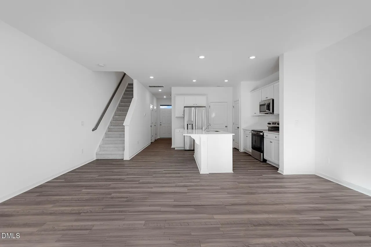 3 bed, 1437 sqft, $1,525 — Photo 3
