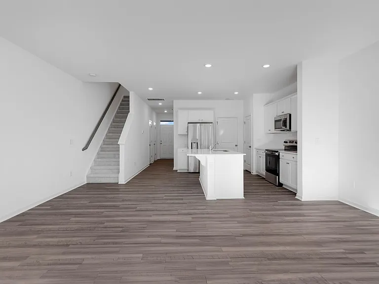 75 Broward Ln — Photo 2