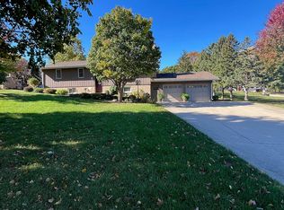130 Half Moon Rd, Wells, MN 56097