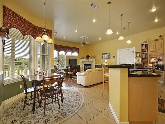 5th image of 151 Oak Hollow Ct