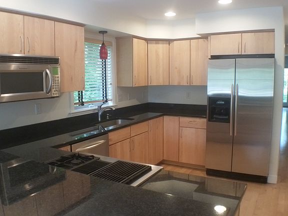 kitchen w/gas Jenn air