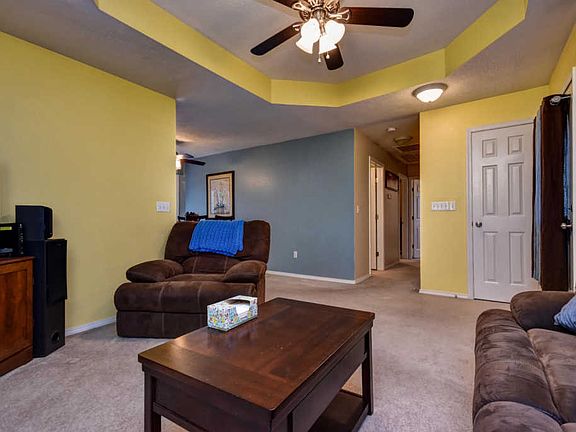 4th image of 308 S Westgate Dr