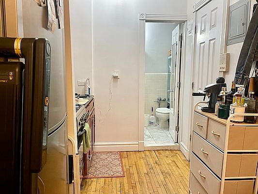 4th image of 416 E 78th St #1