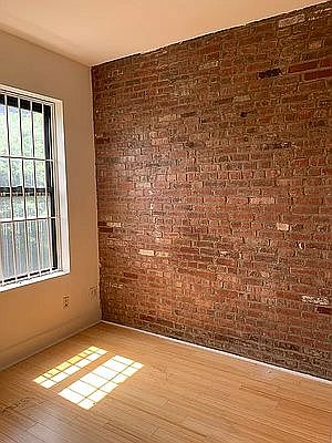 4th image of 635 E 9th St APT 12