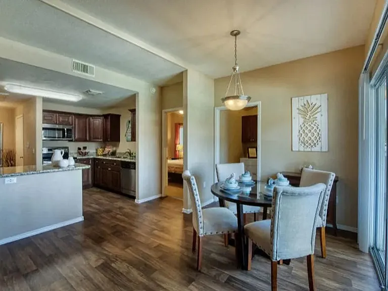 Villas on Bell — Photo 7