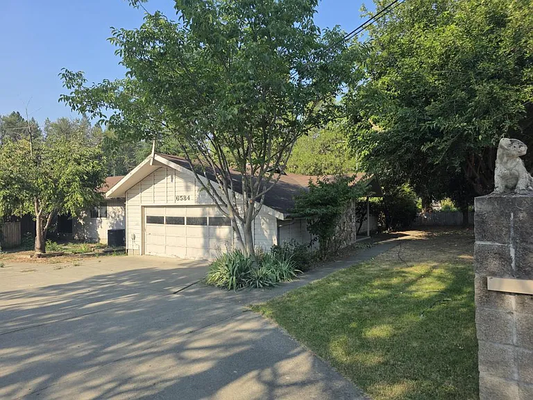 6584 Williams Hwy — Photo 1