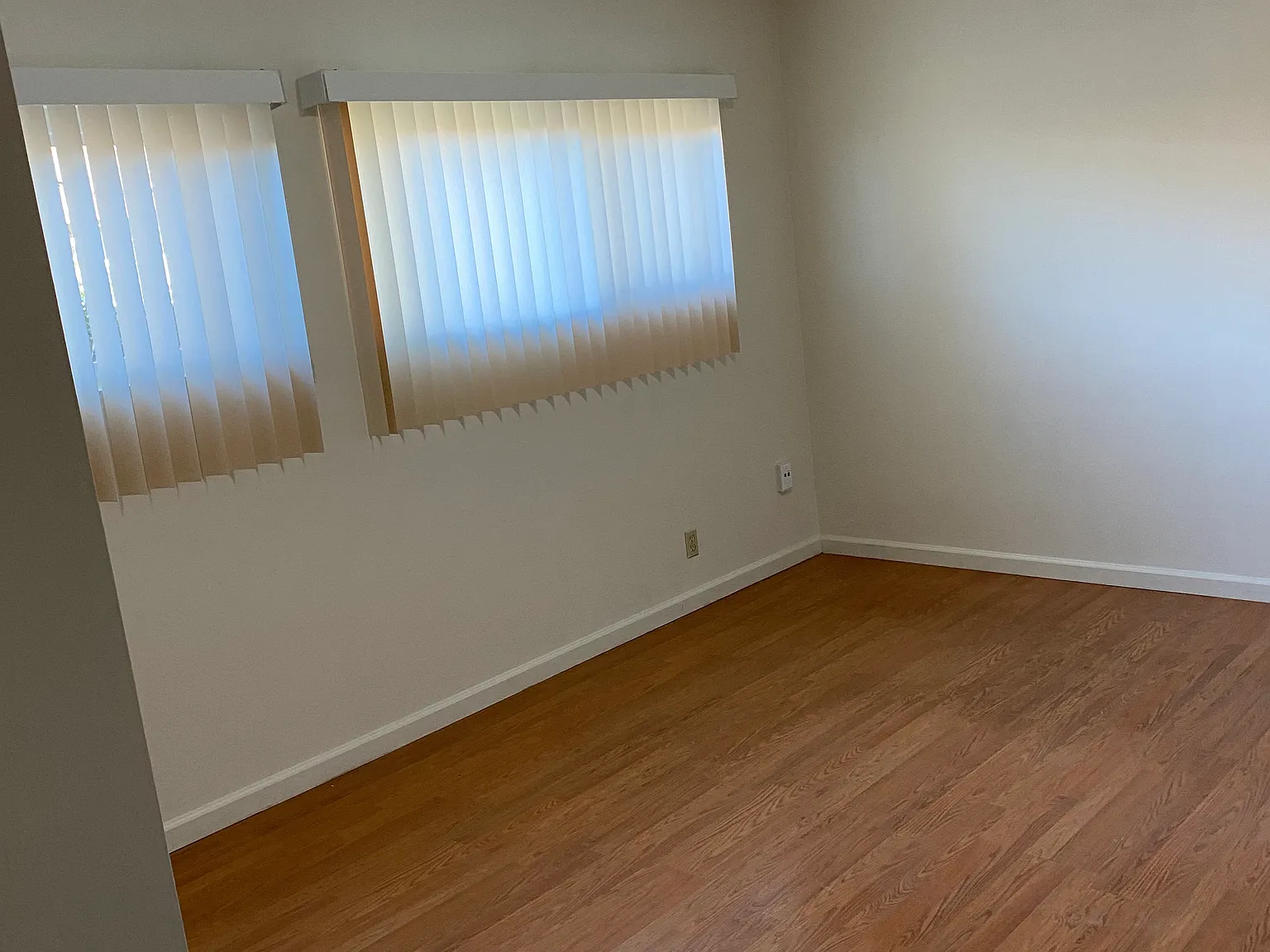6 bed, $900 — Photo 3