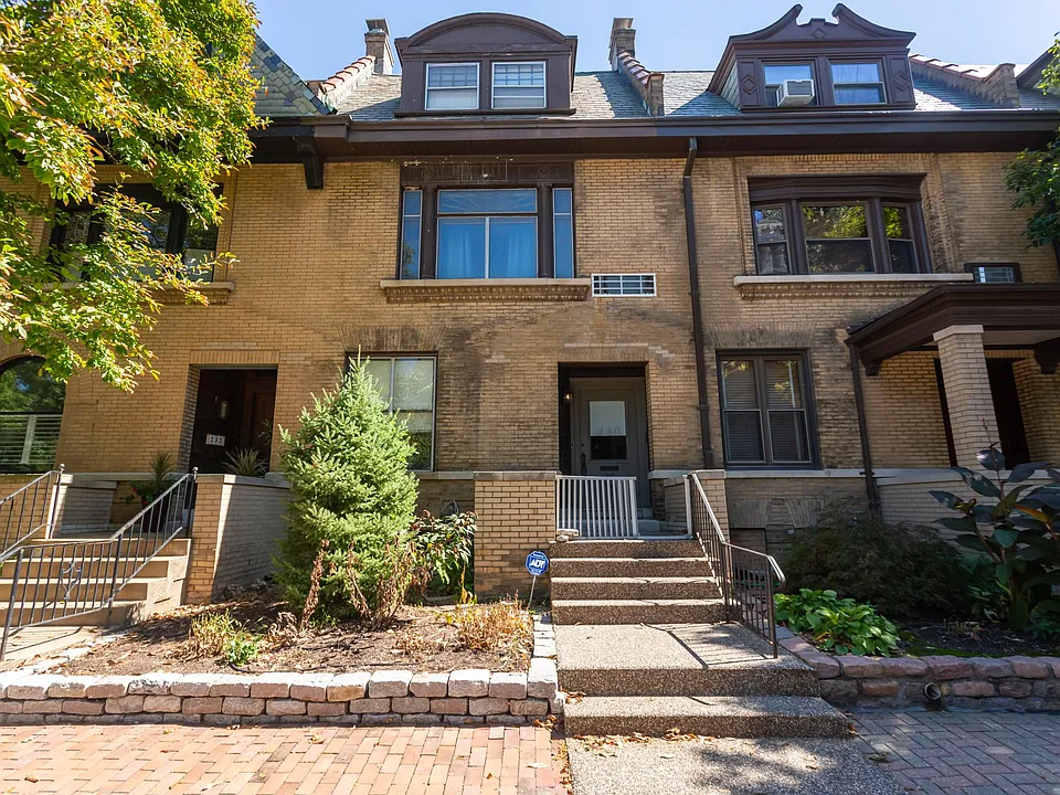 230 N Newstead Ave