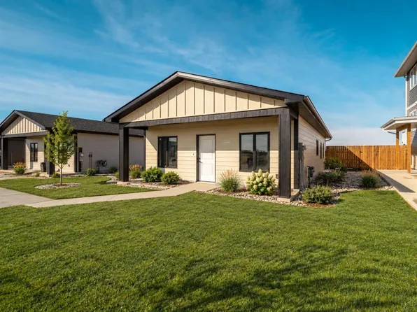 7046 E 48th St, Taber, AB T1G 1N7
