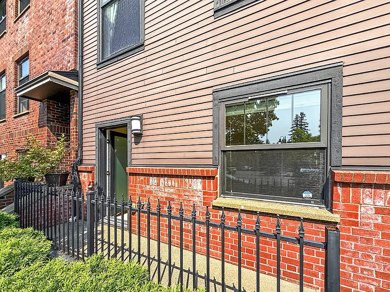 1078 NE High St — Photo 28