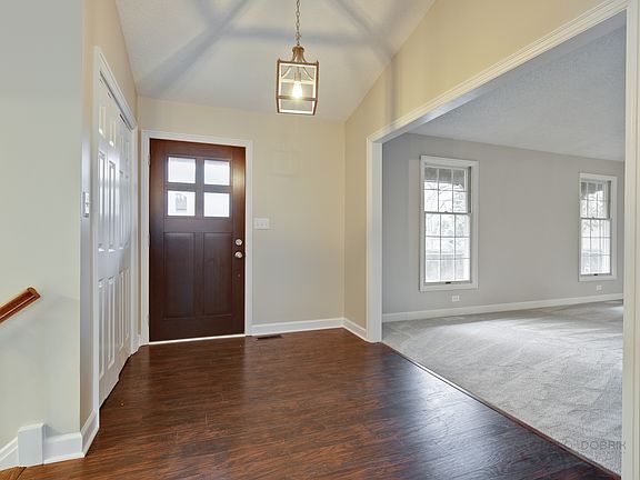 3rd image of 18 Mayfair Ln