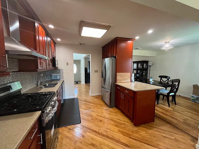 122 Seaman Rd — Photo 6