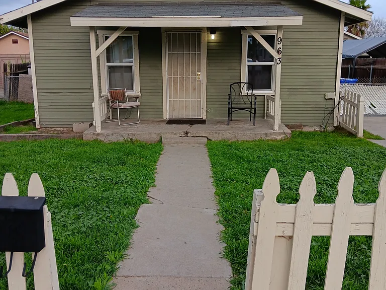 Herrington Ave — Photo 1