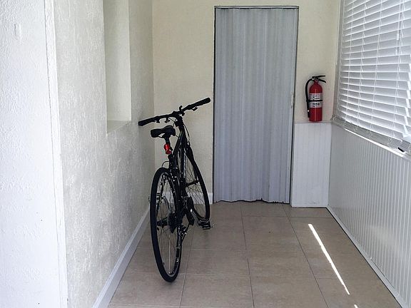 Entryway with storage