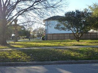 5200 Mimosa Dr, Bellaire, TX 77401