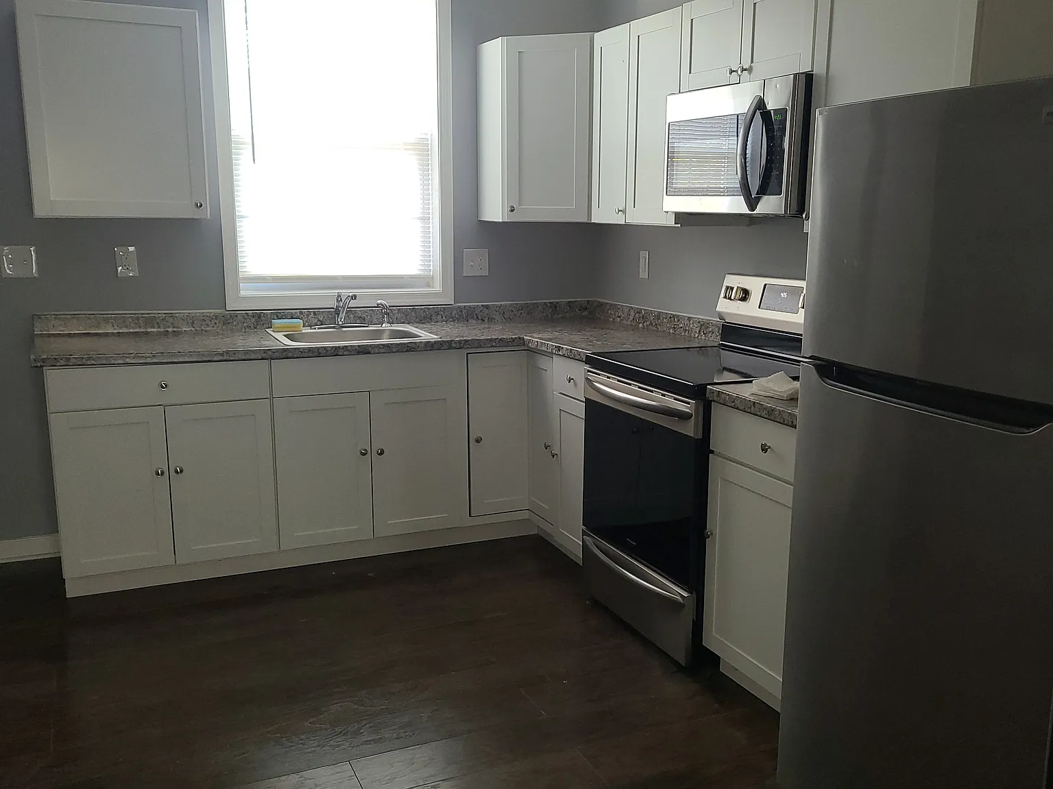 3 bed, 1.5 bath, 1250 sqft, $1,600 — Photo 3
