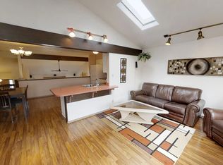 827 High Ridge Dr, Schererville, IN 46375