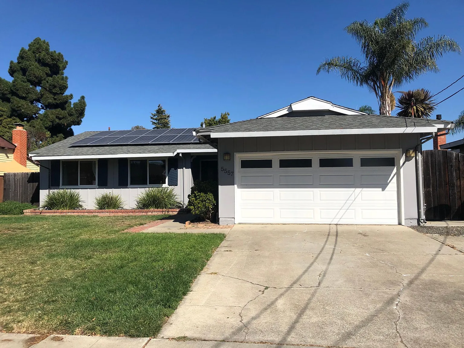 5557 Jonathan Dr photo 1