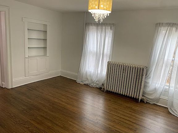 5th image of 761 E Galena Blvd