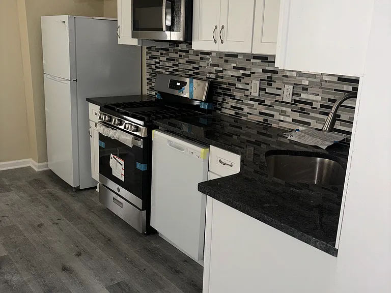 1333 N Walnut St — Photo 2
