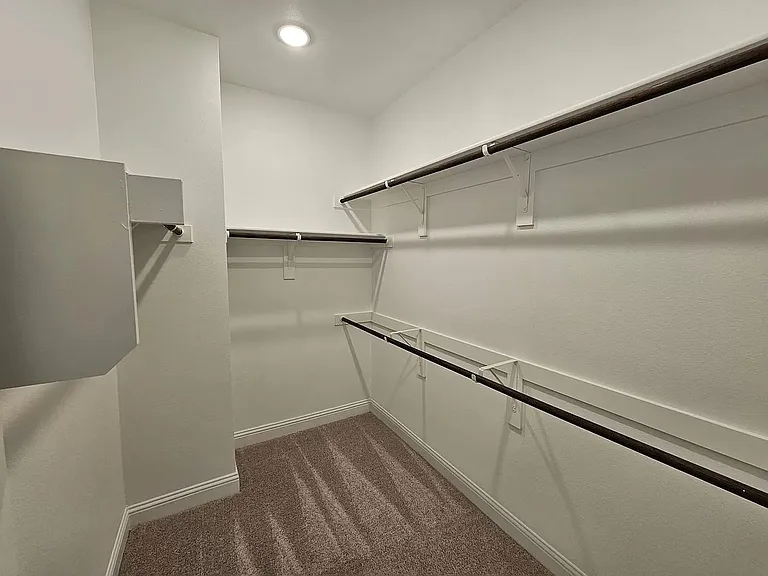 549 Hutchinson Ln — Photo 14