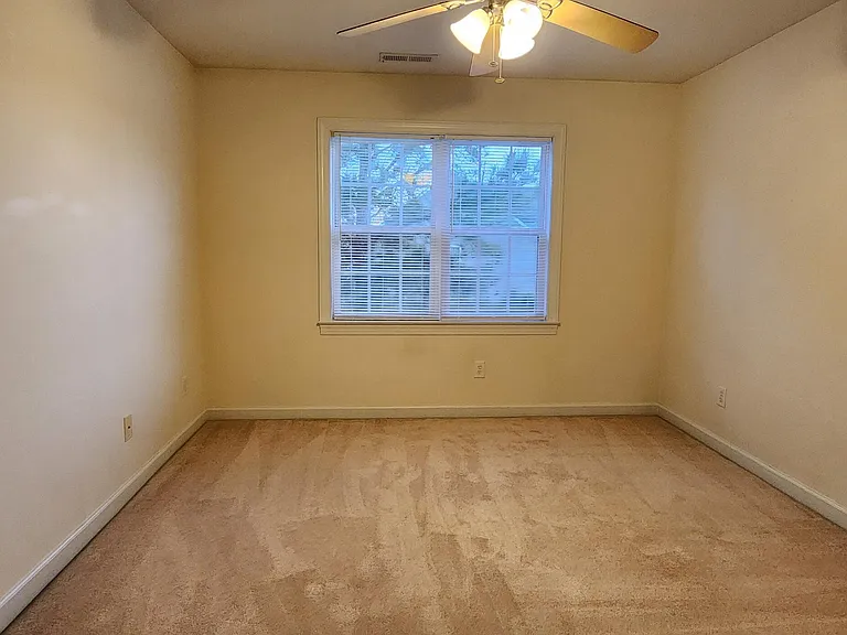 302 Savannah Dr — Photo 23