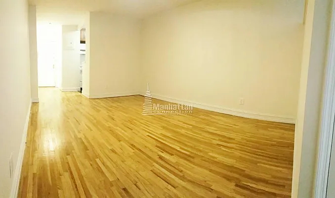 Rented by Manhattan Connection | media 39