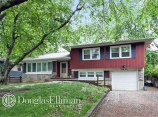 46 Simpson Dr, Old Bethpage, NY 11804