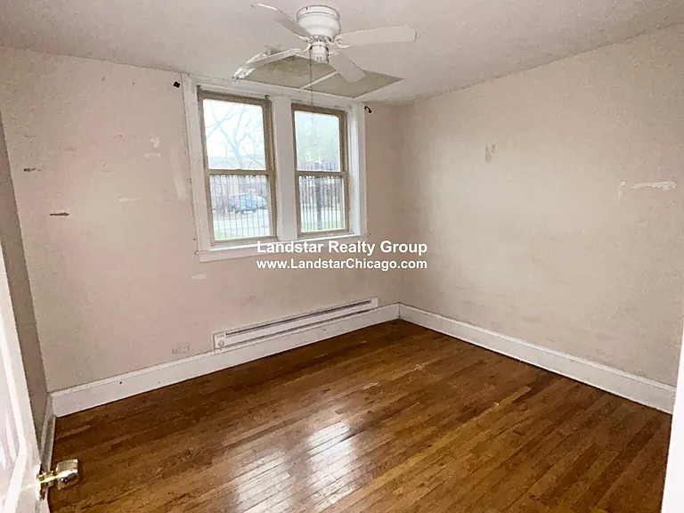 2859 W Berteau Ave #G — Photo 3