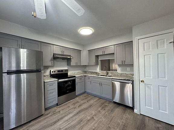 3rd image of 341 Paxford Dr