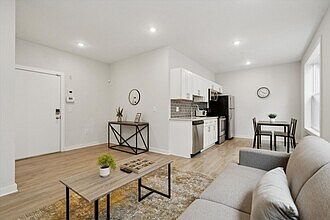 5th image of 1432 W Girard Ave #1H
