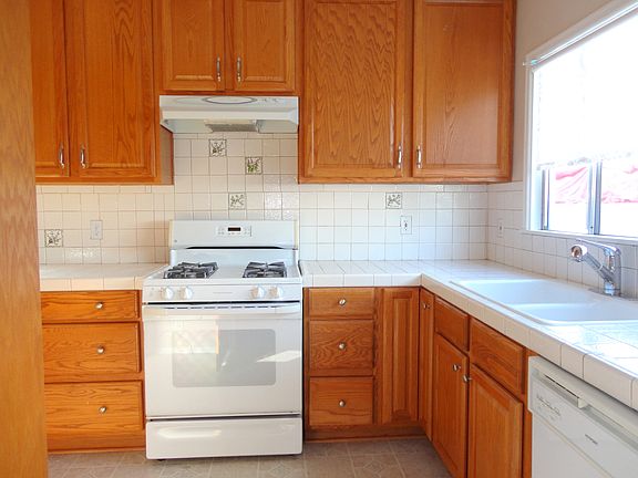 5th image of 15249 S Wilkie Ave