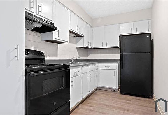 2nd image of 4657 Tamarack Blvd