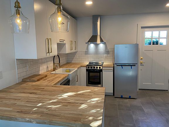 4th image of 4405 N Lynn Ave #B