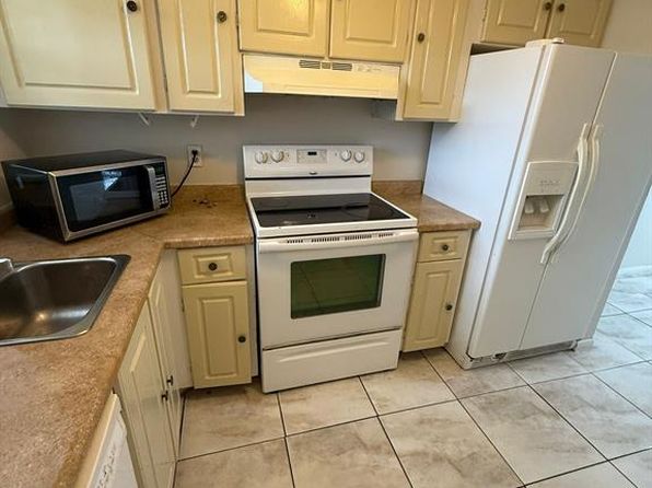 2060 NW 81st Ave APT 326