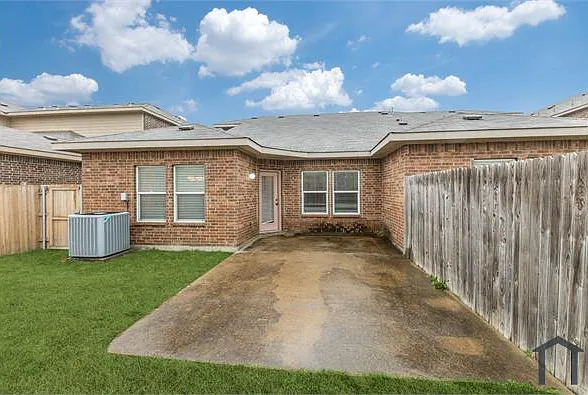 2217 Stonebrook Ln — Photo 12