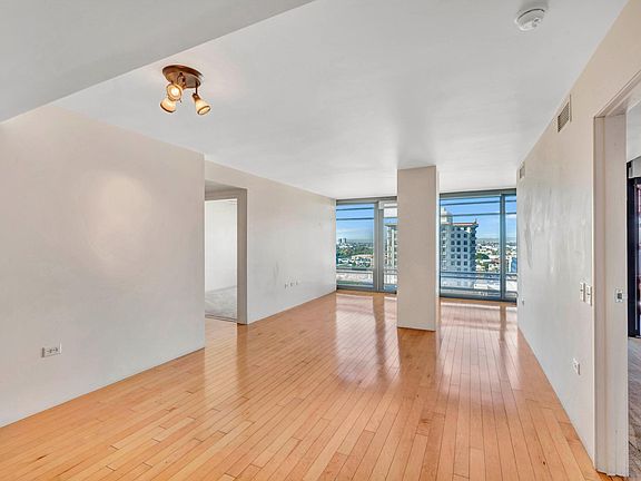 4th image of 4808 N 24th St Unit 1227