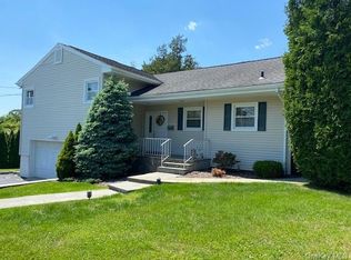 89 Stoneleigh Rd, Scarsdale, NY 10583