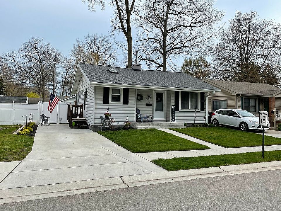 1st image of 3082 Woodland Dr