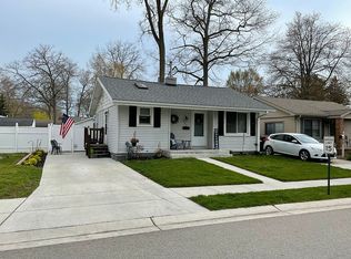 3082 Woodland Dr, Fort Gratiot, MI 48059