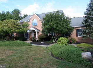 1 Holly Dr, Columbus, NJ 08022