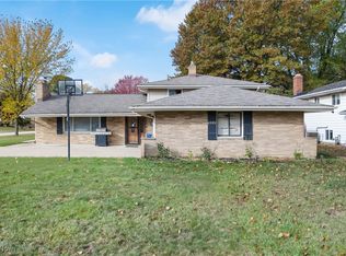 5658 N Circle View Dr, Independence, OH 44131