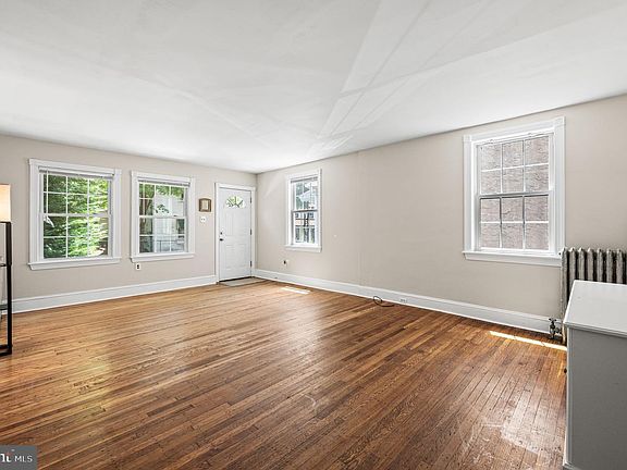 3rd image of 104 Garrett Ave