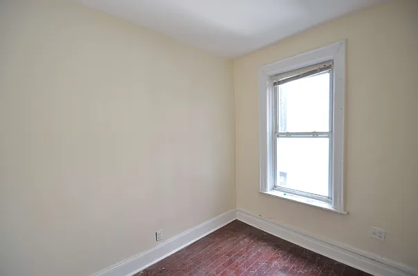 Rented by CITY SKYLINE REALTY INC | media 31