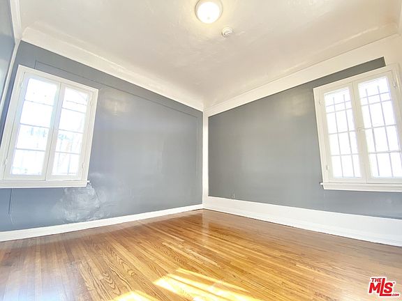 5th image of 353 N Sierra Bonita Ave #2