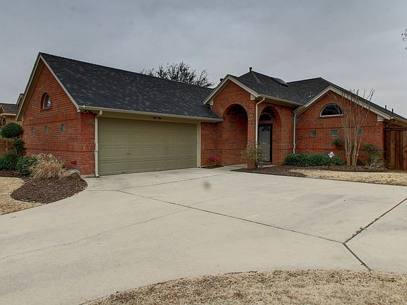 2nd image of 1914 Nugent Dr