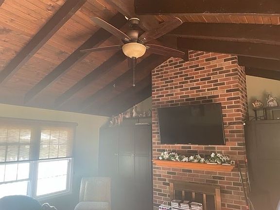 4th image of 121 Tamworth Pl
