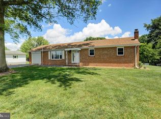 6254 Hillcrest St, Mercersburg, PA 17236