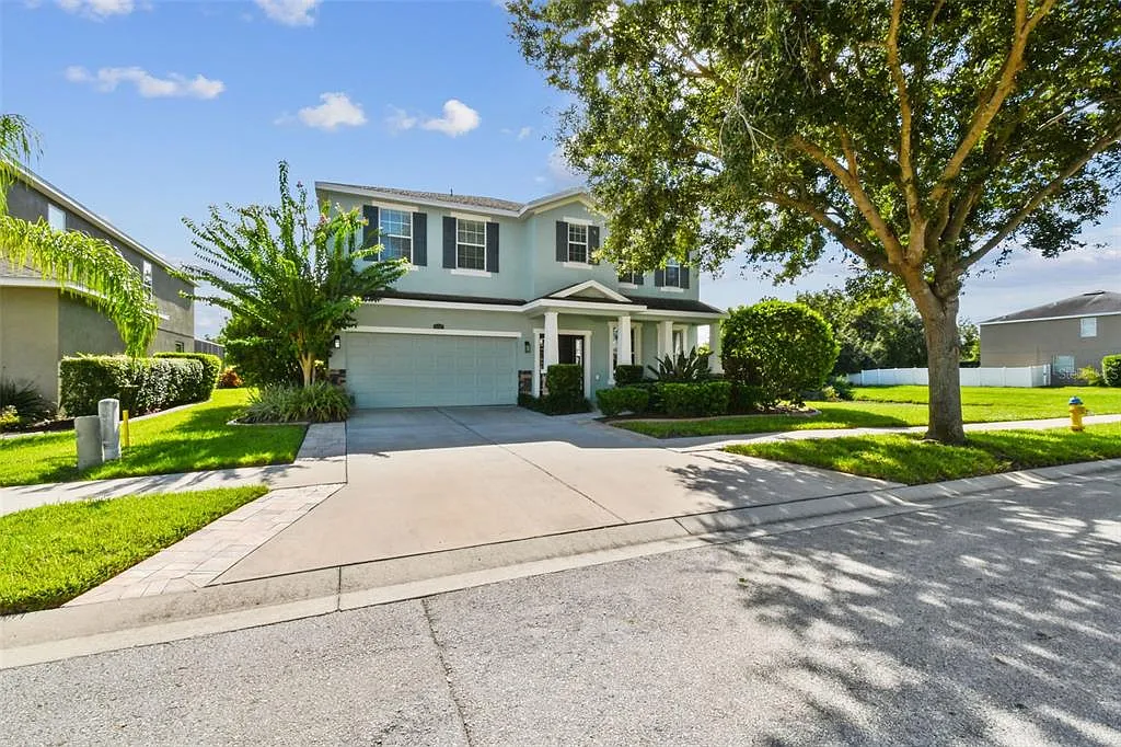 4 bed, 2.5 bath, 2731 sqft, $2,950 — Photo 4