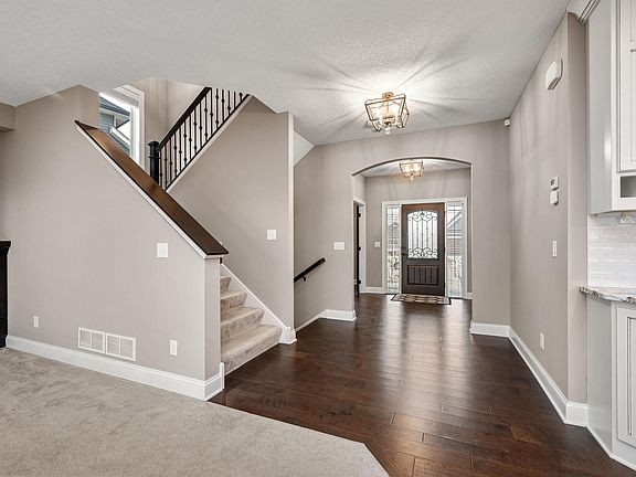 3rd image of 12790 Lake Vista Ln